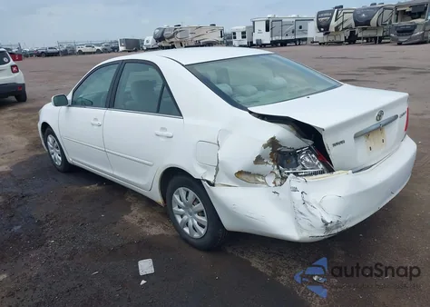 2005 Toyota Camry Le z USA, uszkodzony, nr VIN 4T1BE32K25U029733